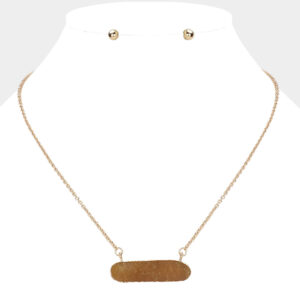 Oval Stone Pendant Necklace